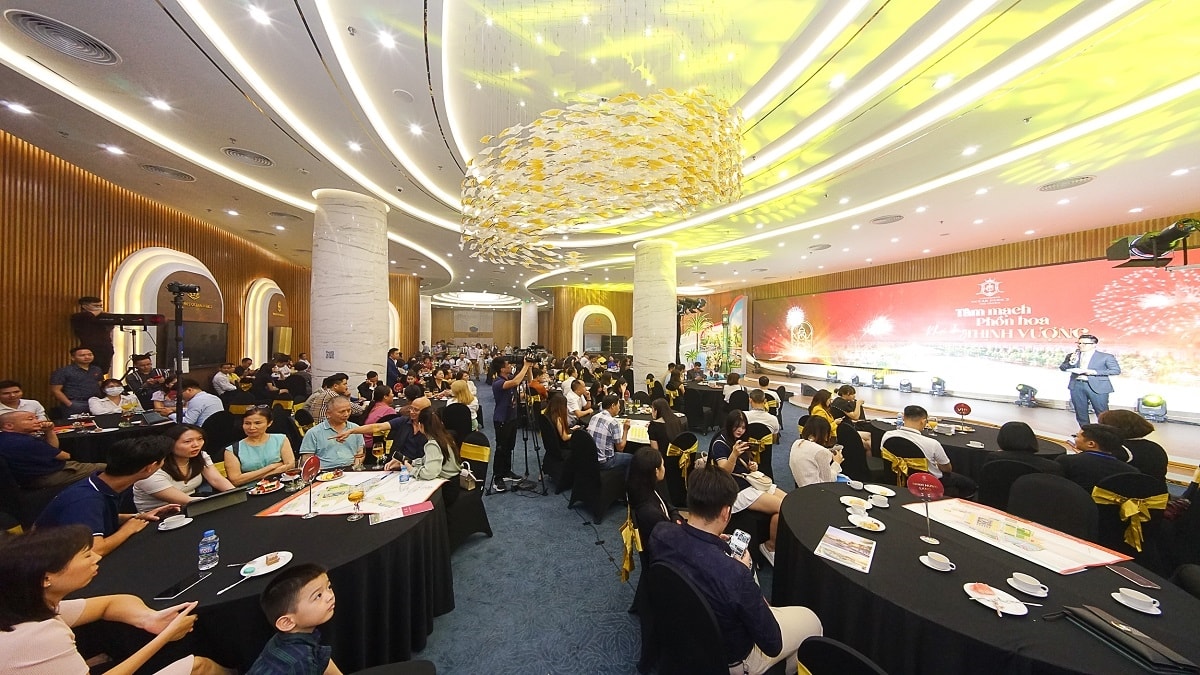 Các phiên mở bán Vinhomes Ocean Park 3 – The Crown luôn là “điểm nóng” trên thị trường