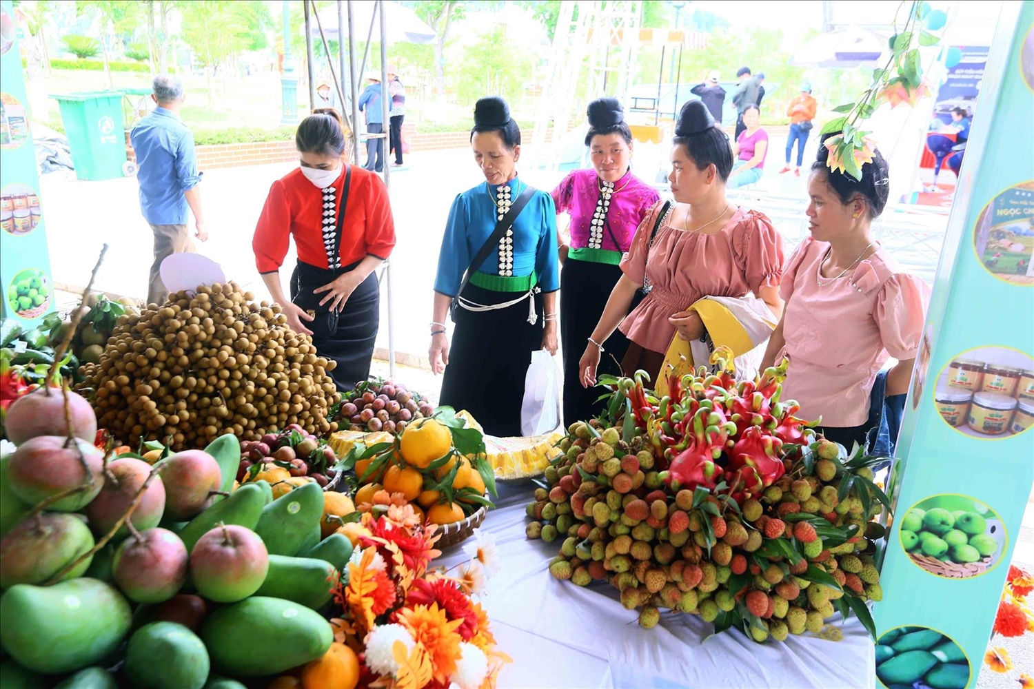 Sơn La tổ chức thành công Festival trái cây và sản phẩm OCOP Việt Nam năm 2022.