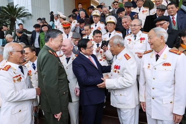 Thủ tướng nhấn mạnh: Những chặng đường lịch sử chiến đấu và trưởng thành của lực lượng CAND luôn gắn liền với những trang sử hào hùng, vẻ vang của dân tộc, của cách mạng và sự phát triển của đất nước, cuộc sống bình yên của nhân dân - Ảnh: VGP/Nhật Bắc