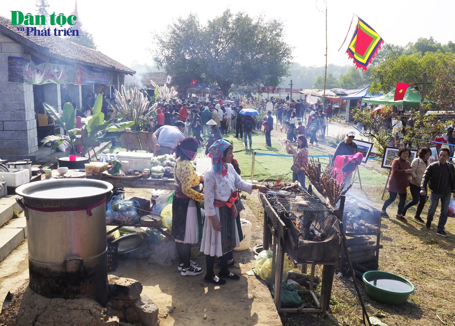 Khu ẩm thực dân tộc tại Chợ phiên vùng cao Khu ẩm thực dân tộc tại Chợ phiên vùng cao