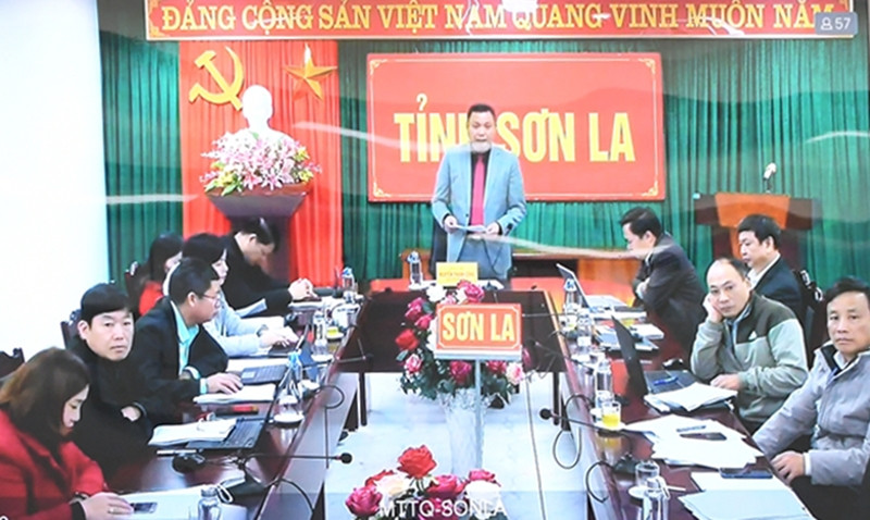 Đại biểu tại các điểm cầu phát biểu 