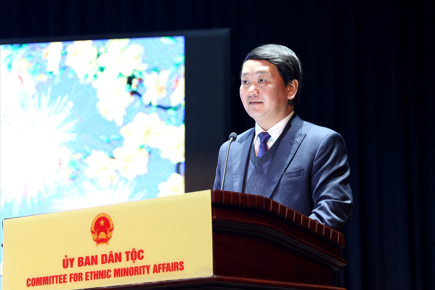  Bộ trưởng, Chủ nhiệm Ủy ban Dân tộc Hầu A Lềnh phát biểu tại buổi Gặp mặt