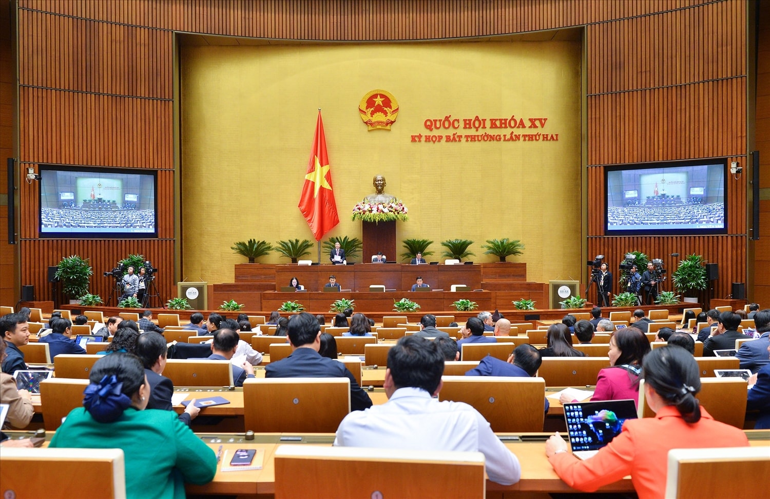 Quang cảnh phiên thảo luận Quang cảnh phiên thảo luận