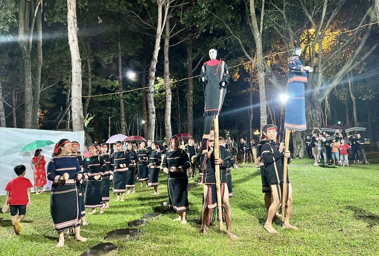 Chương trình “Cồng chiêng cuối tuần - Thưởng thức và trải nghiệm các giá trị văn hóa của di sản cồng chiêng Tây Nguyên