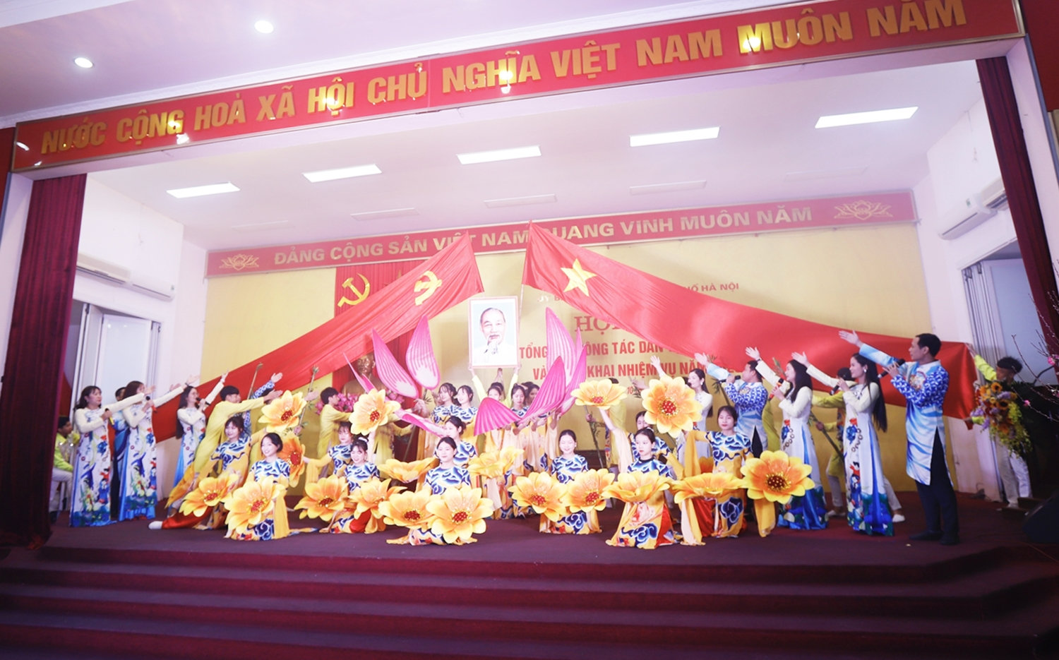 Tiết mục văn nghệ chào mừng Hội nghị