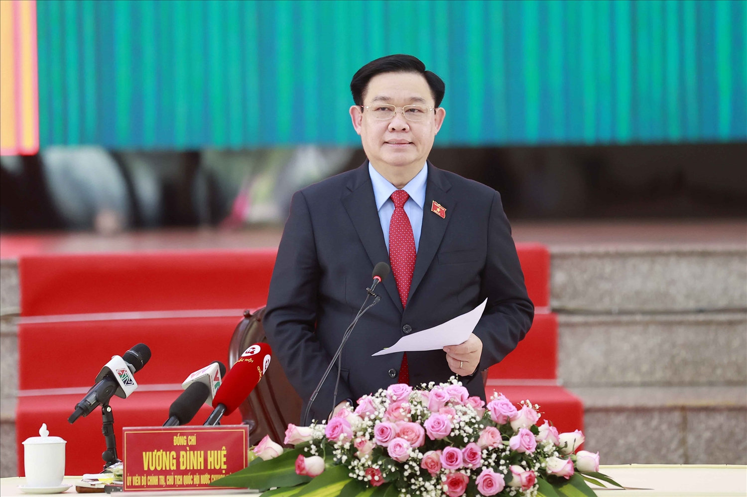 Chủ tịch Quốc hội Vương Đình Huệ thăm và chúc Tết cán bộ, chiến sĩ Bộ Chỉ huy quân sự tỉnh An Giang 1