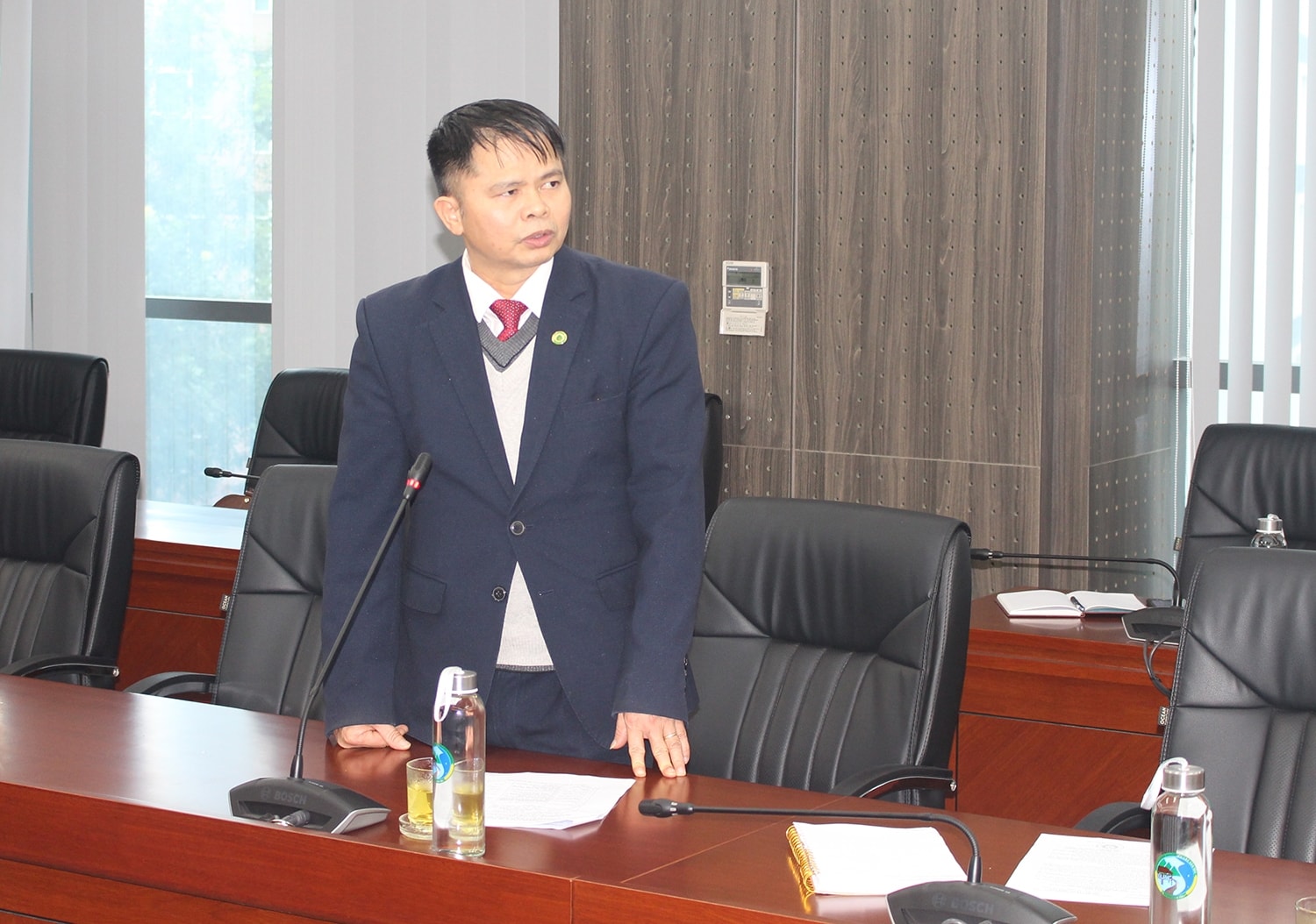 PGs.Ts. Phùng Văn Khoa (Trường Đại học Lâm nghiệp) - Chủ nhiệm Dự án, phát biểu ý kiến tại phiên họp