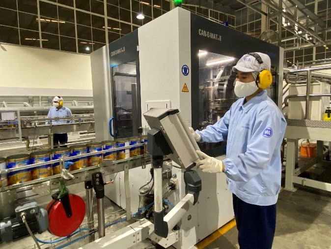 Nhà máy đặc biệt được đầu tư hệ thống cấp không khí sạch, áp suất dương cho tất cả các khu sản xuất, đảm bảo nhiệt độ, độ ẩm và vệ sinh tuyệt đối cho sản phẩm Nhà máy đặc biệt được đầu tư hệ thống cấp không khí sạch, áp suất dương cho tất cả các khu sản xuất, đảm bảo nhiệt độ, độ ẩm và vệ sinh tuyệt đối cho sản phẩm