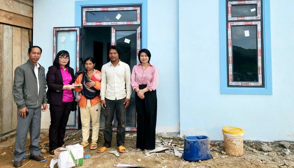 Năm 2022, huyện Lạc Dương xây dựng được 61 căn nhà hỗ trợ cho hộ nghèo, hộ cận nghèo Năm 2022, huyện Lạc Dương xây dựng được 61 căn nhà hỗ trợ cho hộ nghèo, hộ cận nghèo