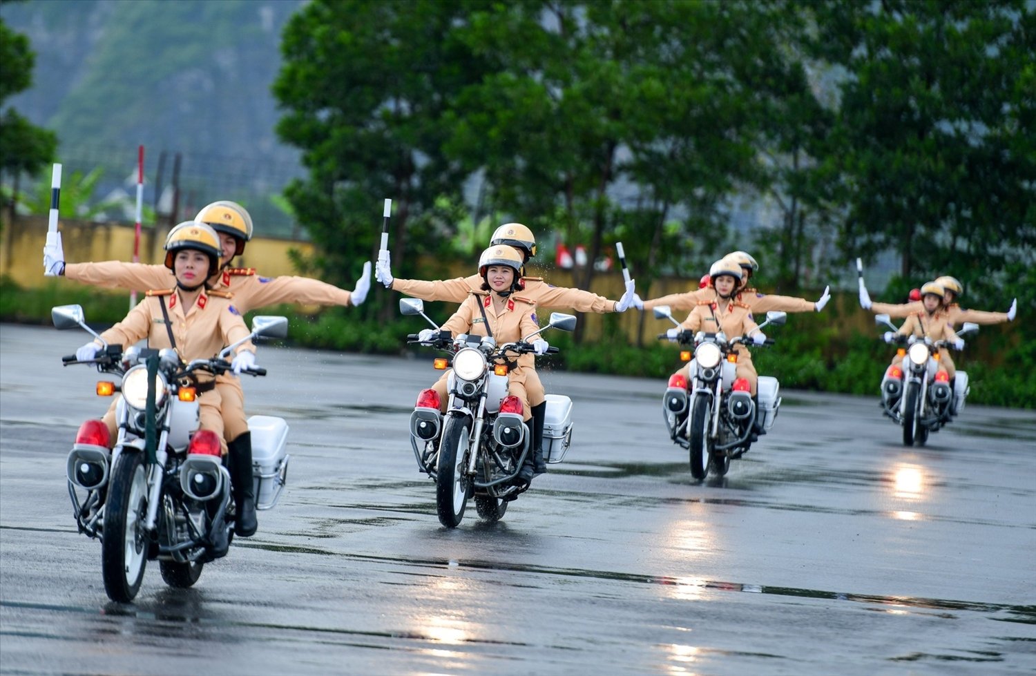Thủ tướng chỉ đạo bảo đảm trật tự, ATGT dịp Tết và Lễ hội xuân 2023