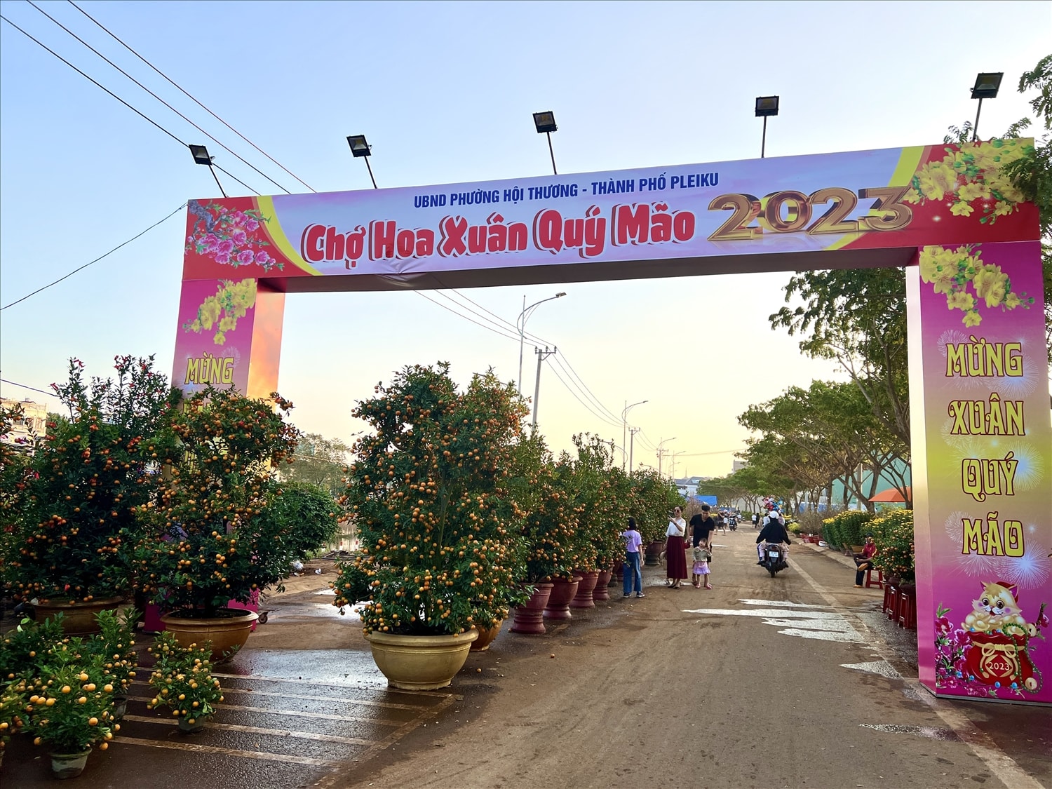 Chợ hoa xuân 2023 được chính quyền địa phương chuẩn bị chu đáo phục vụ nhu cầu chơi Tết của người dân