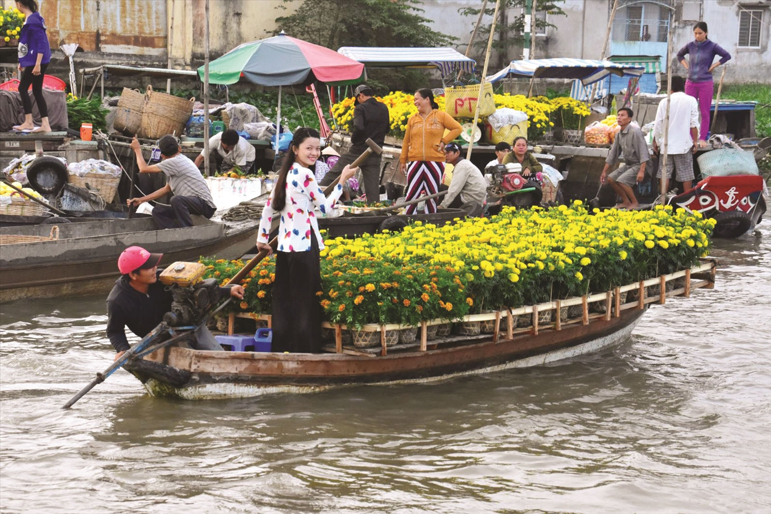 Đối với vùng Đồng bằng sông Cửu Long, Bộ Chính trị đề ra chủ trương  phát triển thành vùng sinh thái, văn minh và bền vững, mang đậm bản sắc văn hóa sông nước.