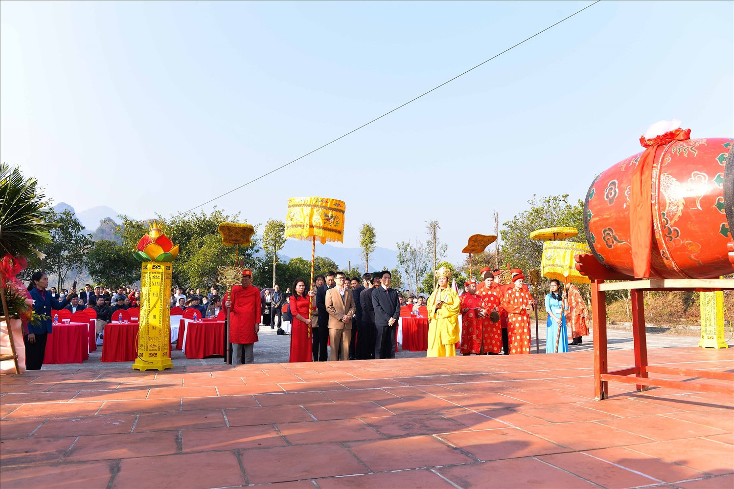 Quang cảnh phần khai hội