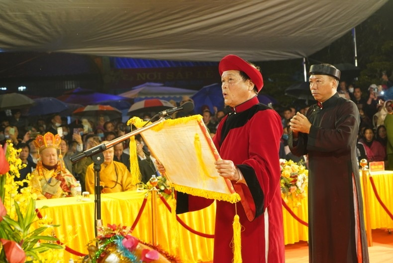 Lễ phát lương Đức Thánh Trần Đền Trần Thương 