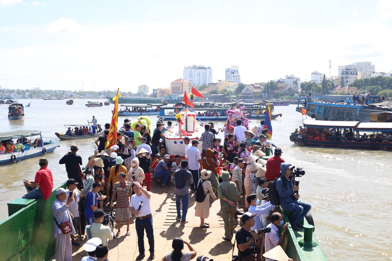 Mỗi địa phương trong khu vực sẽ chọn ngày và hình thức tổ chức lễ phù hợp với truyền thuyết