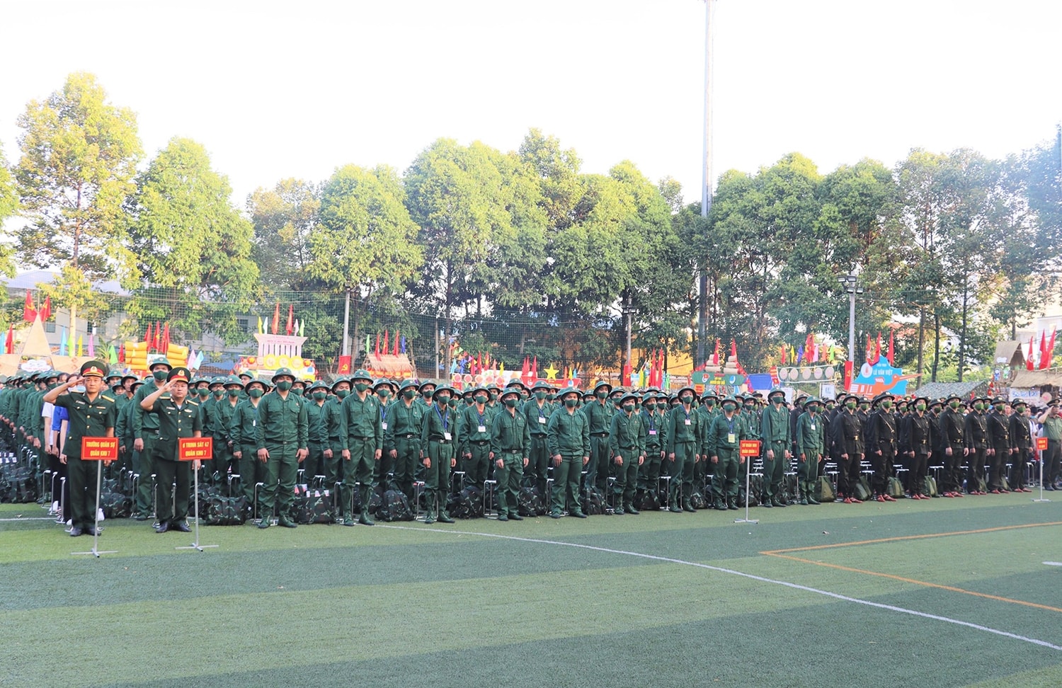 538 thanh niên ưu tú của Tp.Thủ Đức và 500 thanh niên ưu tú của các quận 1, 3, 4, 7, 10, Tân Bình, các huyện Bình Chánh, Nhà Bè, Củ Chi, Cần Giờ sẵn sàng lên đường nhập ngũ 538 thanh niên ưu tú của Tp.Thủ Đức và 500 thanh niên ưu tú của các quận 1, 3, 4, 7, 10, Tân Bình, các huyện Bình Chánh, Nhà Bè, Củ Chi, Cần Giờ sẵn sàng lên đường nhập ngũ