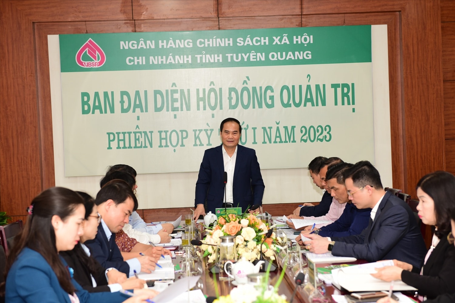 Đồng chí Hoàng Việt Phương, Ủy viên BCH Đảng bộ tỉnh, Phó Chủ tịch UBND tỉnh, Trưởng Ban Đại diện HĐQT Ngân hàng CSXH tỉnh chủ trì phiên họp.