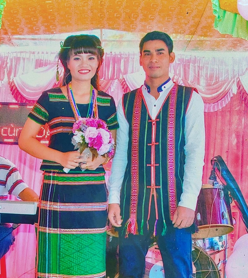 Kết quả của tình yêu đôi lứa Mnông với một đám cưới pha lẫn truyền thống và hiện đại