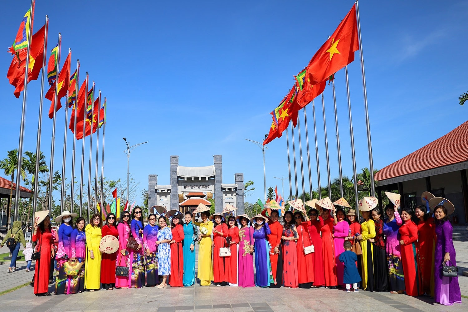 Đền thờ Vua Hùng sẽ là điểm nhấn kết nối với các di tích lịch sử - văn hóa, danh lam thắng cảnh, khu điểm du lịch vùng Đồng bằng sông Cửu Long