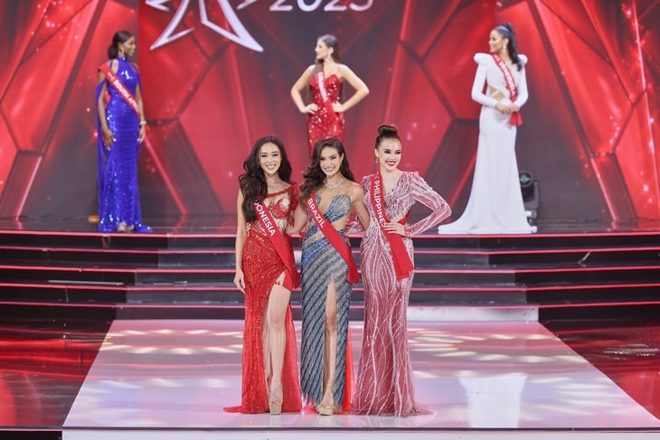 Người đẹp Brazil đăng quang Miss Charm 2023 - Ảnh 1. Top 3 Miss Charm 2023 thuộc về đại diện của Indonesia, Brazil, Philippines- Ảnh: Ban tổ chức