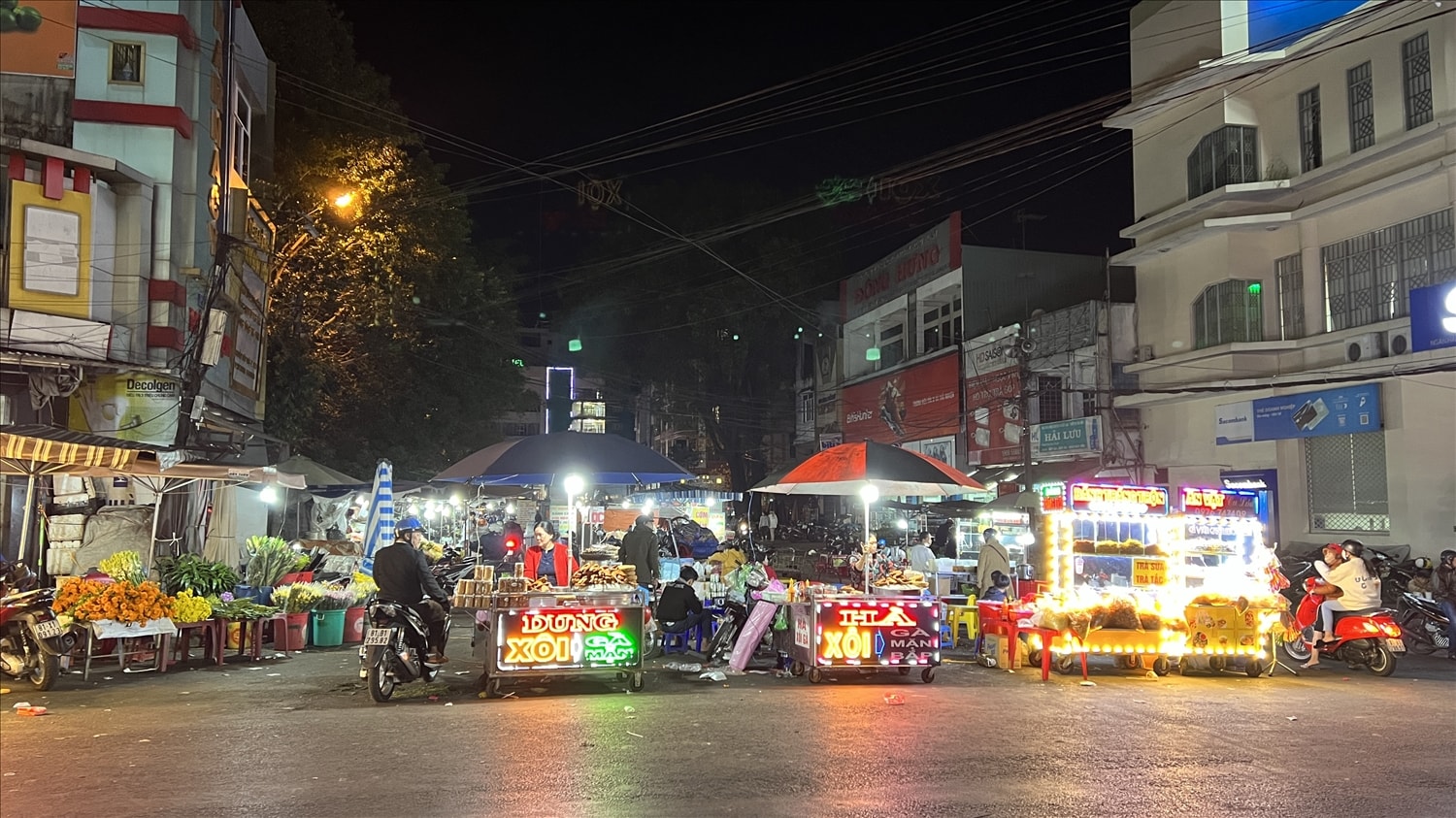 Một góc chợ đêm Tp. Pleiku