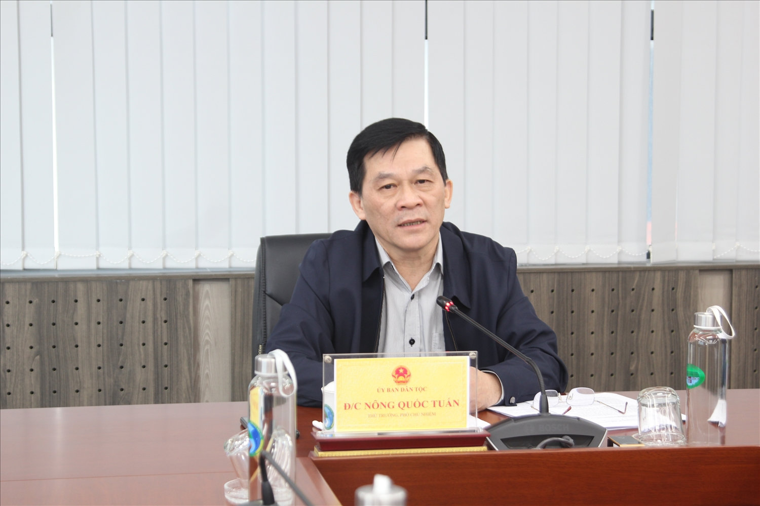 Thứ trưởng, Phó Chủ nhiệm UBDT Nông Quốc Tuấn chủ trì cuộc họp