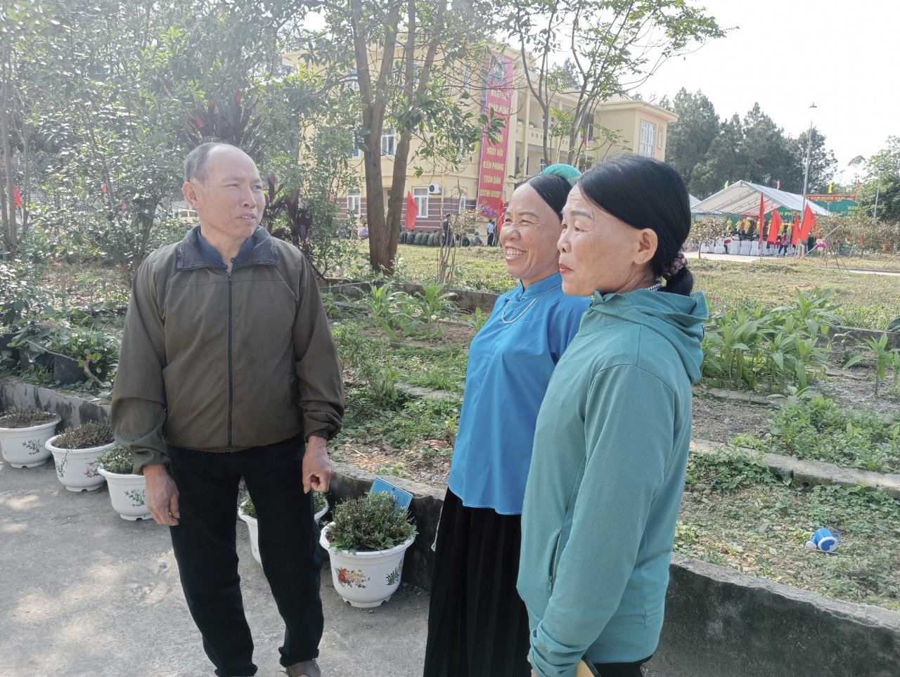 Người có uy tín trên địa bàn xã tích cực tuyên truyền, vận động người dân thực hiện chính sách, pháp luật của Nhà nước