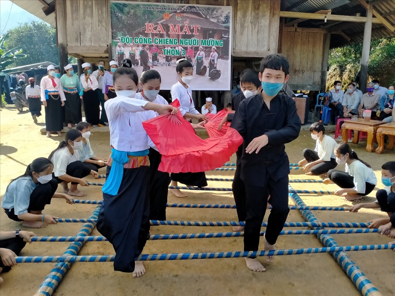 Hiện nay, người Mường ở Trà My vẫn bảo tồn gần như nguyên vẹn văn hóa của dân tộc mình. Hiện nay, người Mường ở Trà My vẫn bảo tồn gần như nguyên vẹn văn hóa của dân tộc mình.
