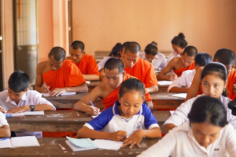 Người dân trong vùng đều có thể đến chùa học, không phân biệt tuổi tác, dân tộc và thường đông nhất là trẻ em tuổi từ 6 - 7 Người dân trong vùng đều có thể đến chùa học, không phân biệt tuổi tác, dân tộc và thường đông nhất là trẻ em tuổi từ 6 - 7