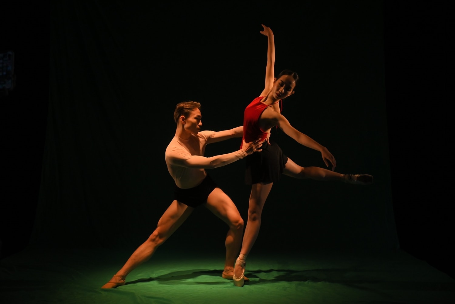 Hình ảnh của vở ballet. Ảnh: VNOB Hình ảnh của vở ballet. Ảnh: VNOB