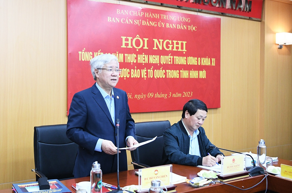 Bí thư Trung ương Đảng, Chủ tịch Ủy ban Trung ương Mặt trận Tổ quốc Việt Nam Đỗ Văn Chiến - Thành viên Ban Chỉ đạo Tổng kết 10 năm thực hiện Nghị quyết Trung ương phát biểu chỉ đạo Hội nghị