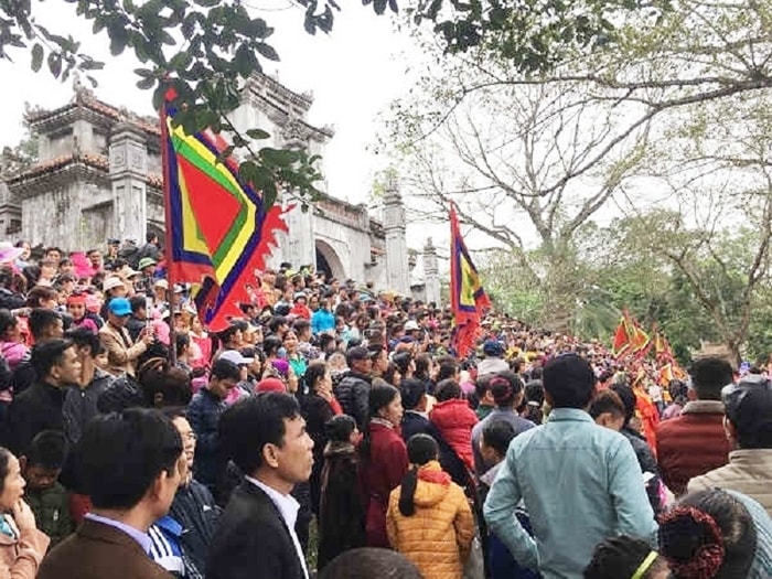 Hàng nghìn du khách về dự Lễ hội Đền Bà Triệu Hàng nghìn du khách về dự Lễ hội Đền Bà Triệu