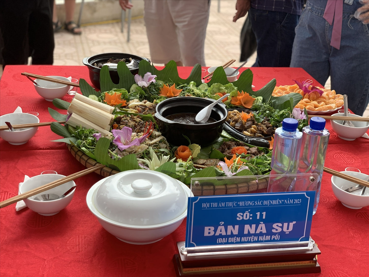 Thịt ngỗng được lựa chọn là nguyên liệu chủ đạo tạo mâm cơm “Nà Sự - Sắc và Vị