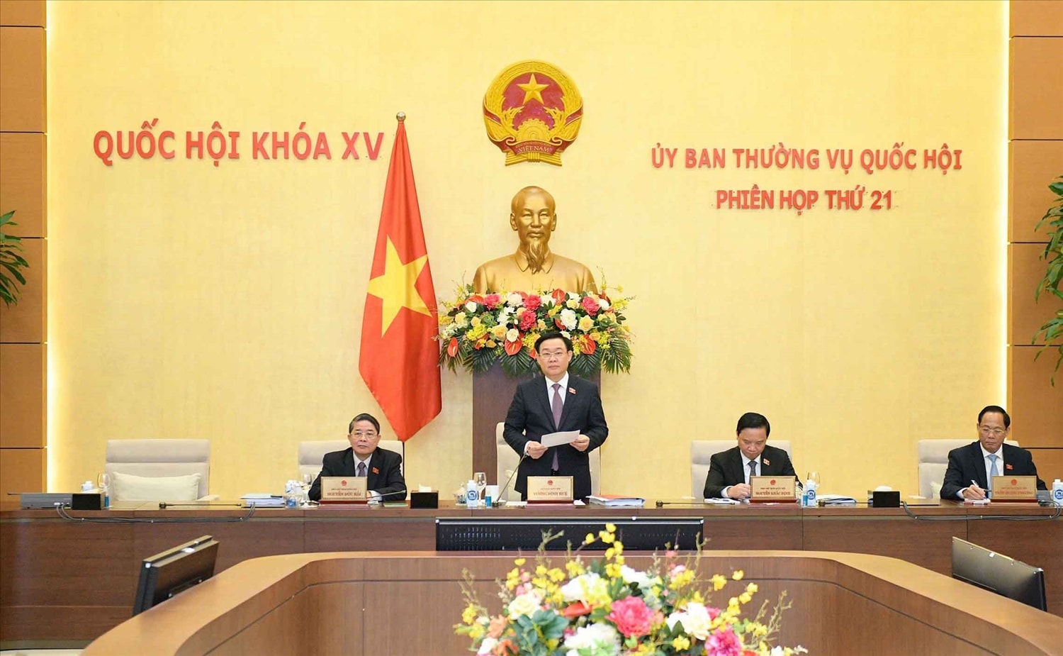 Chủ tịch Quốc hội Vương Đình Huệ phát biểu khai mạc phiên họp