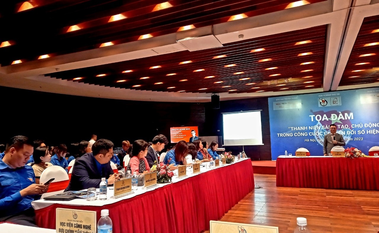 Toạ đàm thu hút đông đảo sinh viên tham gia