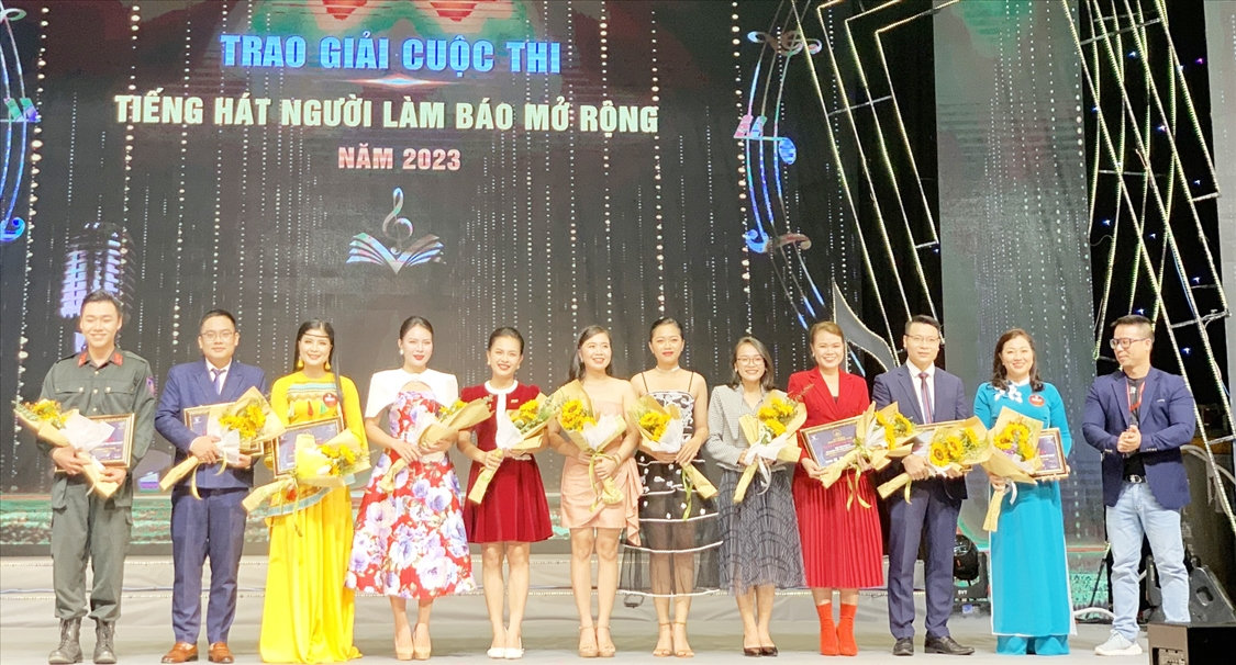 Ban Tổ chức trao 6 Giải thưởng phụ cho các tiết mục xuất sắc