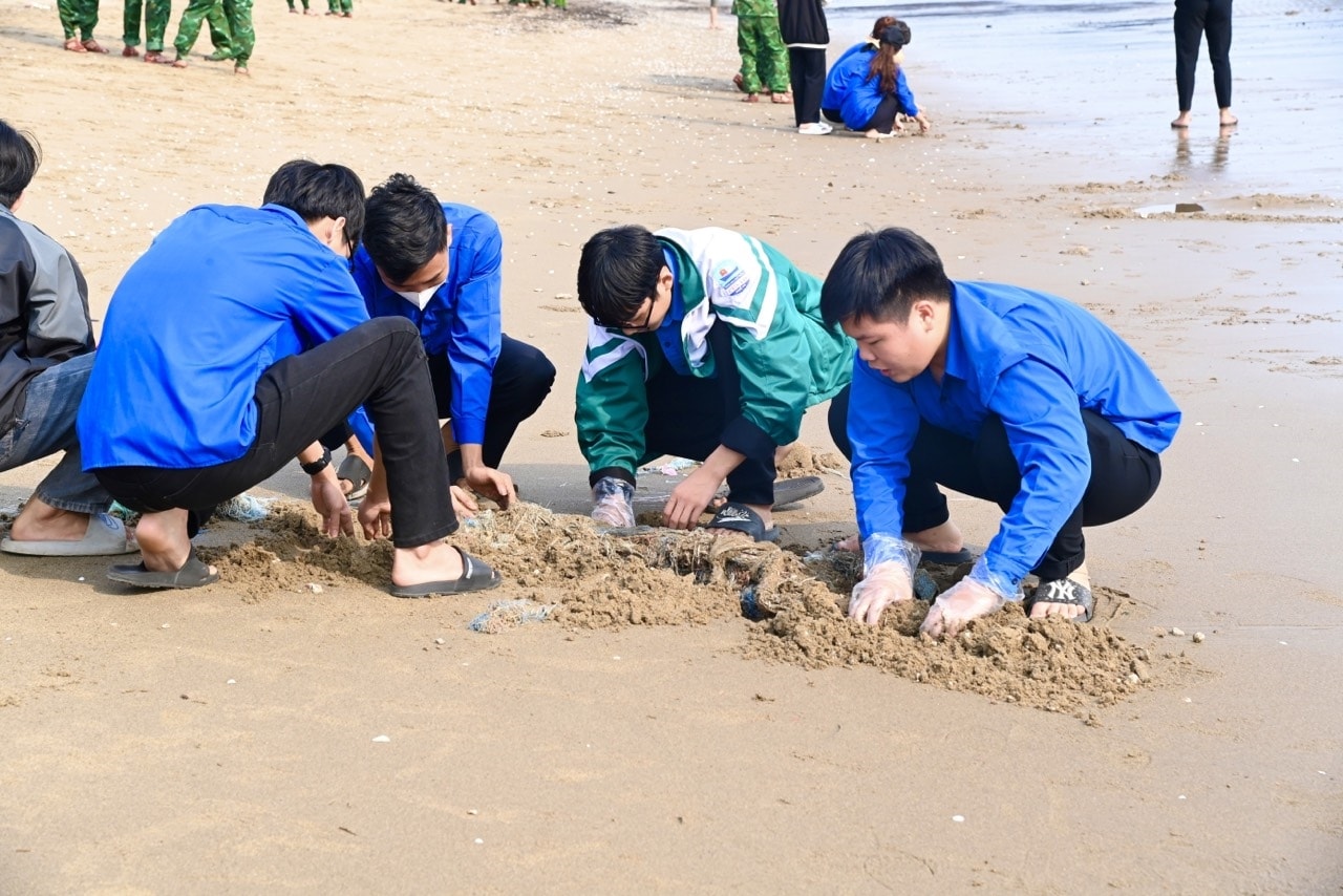 (Tin CTV) Nhiều hoạt động thiết thực trong chương trình “Hãy làm sạch biển” 2