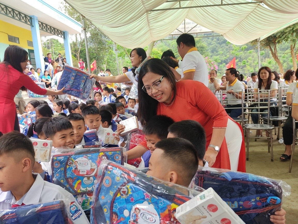 Niềm vui có thêm phòng học mới của các em học sinh điểm trường Xộp Huối Niềm vui có thêm phòng học mới của các em học sinh điểm trường Xộp Huối