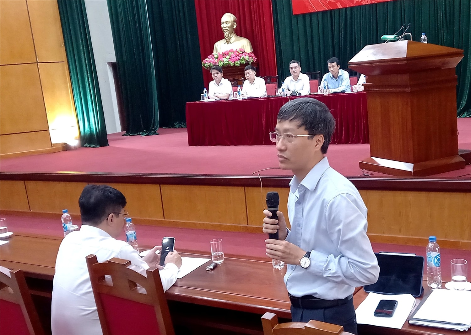 Ông Phan Trọng Lân- Cục trưởng Cục Y tế dự phòng trả lời câu hỏi của phóng viên Ông Phan Trọng Lân- Cục trưởng Cục Y tế dự phòng trả lời câu hỏi của phóng viên