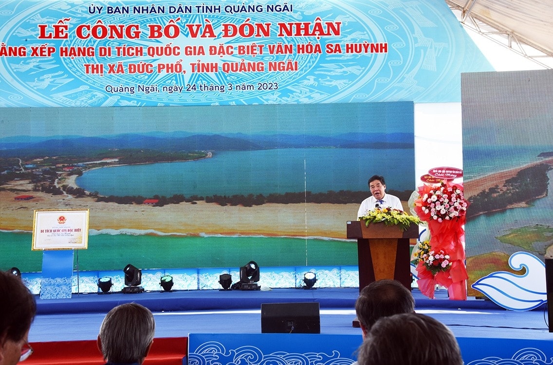 Phó Giáo sư, Tiến sĩ Bùi Văn Liêm - Ủy viên Hội đồng di sản văn hóa quốc gia phát biểu tại buổi lễ