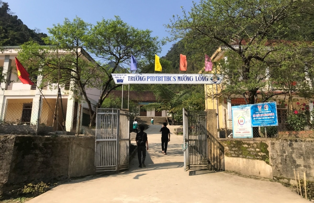 Trường PTDTBT THCS Mường Lống nơi có 15 học sinh nghỉ học để lấy chồng, lấy vợ Trường PTDTBT THCS Mường Lống nơi có 15 học sinh nghỉ học để lấy chồng, lấy vợ
