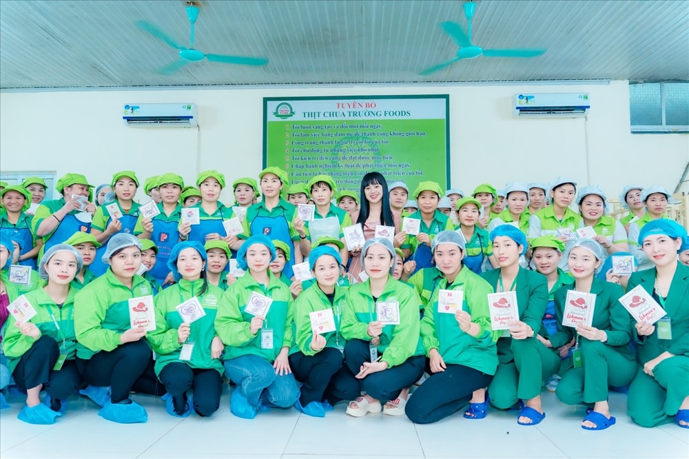 Quá trình khởi nghiệp của chị Hoa đã tạo công ăn việc làm cho cho hơn 100 lao động, chủ yếu là lao động địa phương Quá trình khởi nghiệp của chị Hoa đã tạo công ăn việc làm cho cho hơn 100 lao động, chủ yếu là lao động địa phương