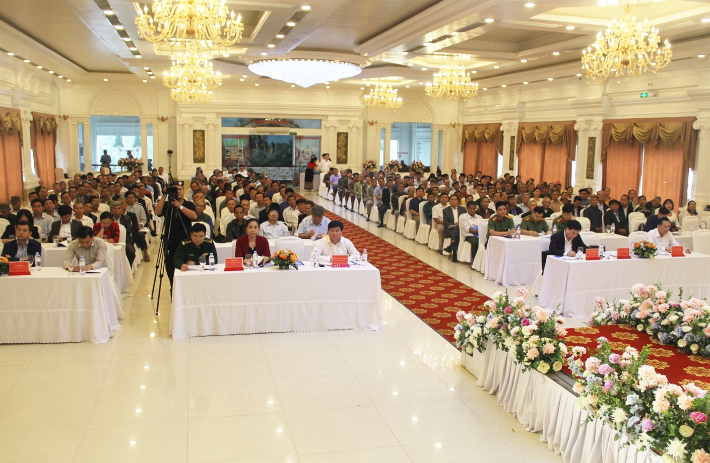 Các đại biểu tham dự Hội nghị