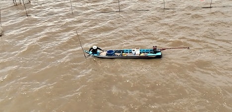 Tác động của biến đổi khí hậu ảnh hưởng đến sinh kế của nhiều nông dân. Nguồn ảnh: Báo Hậu Giang