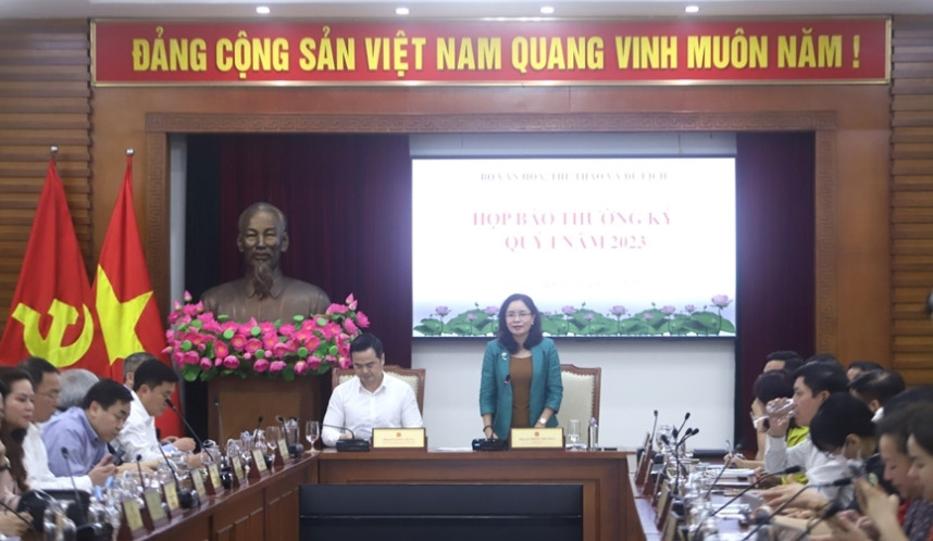 Lãnh đạo Bộ VHTTDL giới thiệu các hoạt động diễn ra trong quý II, năm 2023 trong đó có Lễ trao Giải thưởng Hồ Chí Minh, Giải thưởng Nhà nước vào dịp kỷ niệm 19/5. Lãnh đạo Bộ VHTTDL giới thiệu các hoạt động diễn ra trong quý II, năm 2023 trong đó có Lễ trao Giải thưởng Hồ Chí Minh, Giải thưởng Nhà nước vào dịp kỷ niệm 19/5.