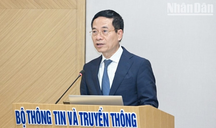 Bộ trưởng Thông tin và Truyền thông Nguyễn Mạnh Hùng phát biểu ý kiến tại buổi làm việc. (Ảnh: Duy Linh) Bộ trưởng Thông tin và Truyền thông Nguyễn Mạnh Hùng phát biểu ý kiến tại buổi làm việc. (Ảnh: Duy Linh)