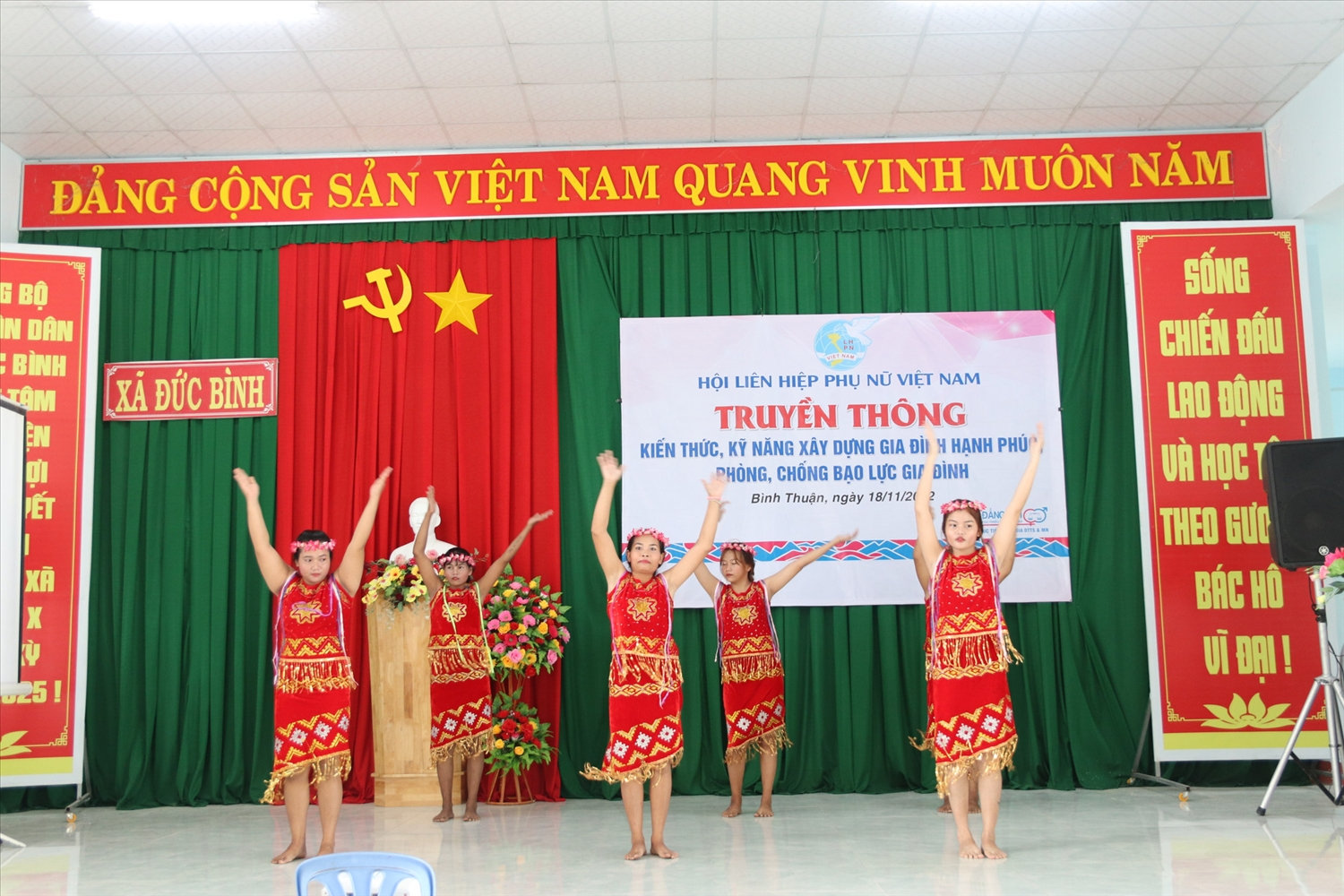 Tạo mọi điều kiện để phụ nữ tham gia các hoạt động xã hội