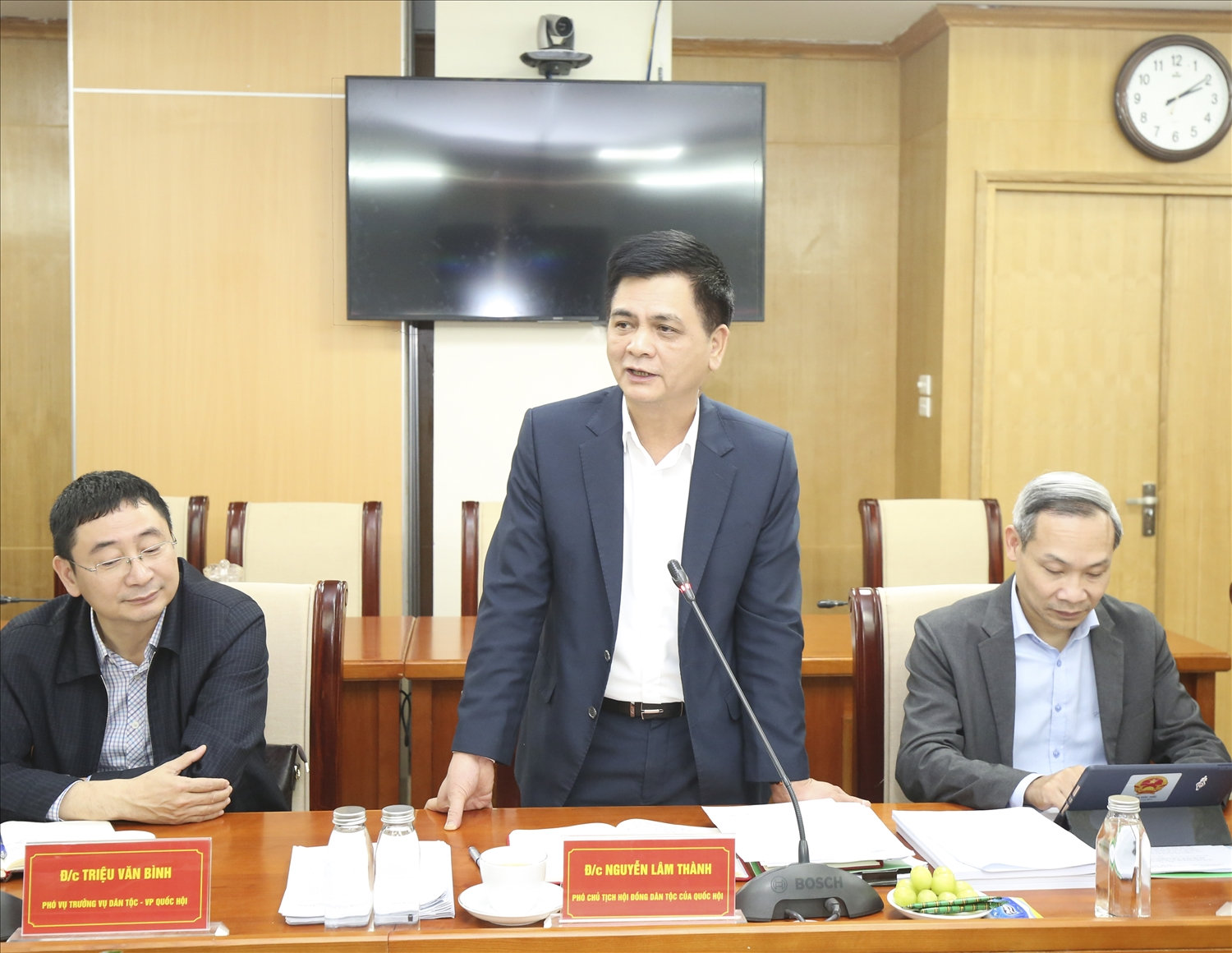 Phó Chủ tịch Hội đồng Dân tộc của Quốc hội Nguyễn Lâm Thành phát biểu tại buổi làm việc.
