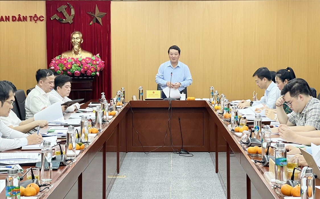 Bộ trưởng, Chủ nhiệm Hầu A Lềnh phát biểu chỉ đạo buổi làm việc Bộ trưởng, Chủ nhiệm Hầu A Lềnh phát biểu chỉ đạo buổi làm việc