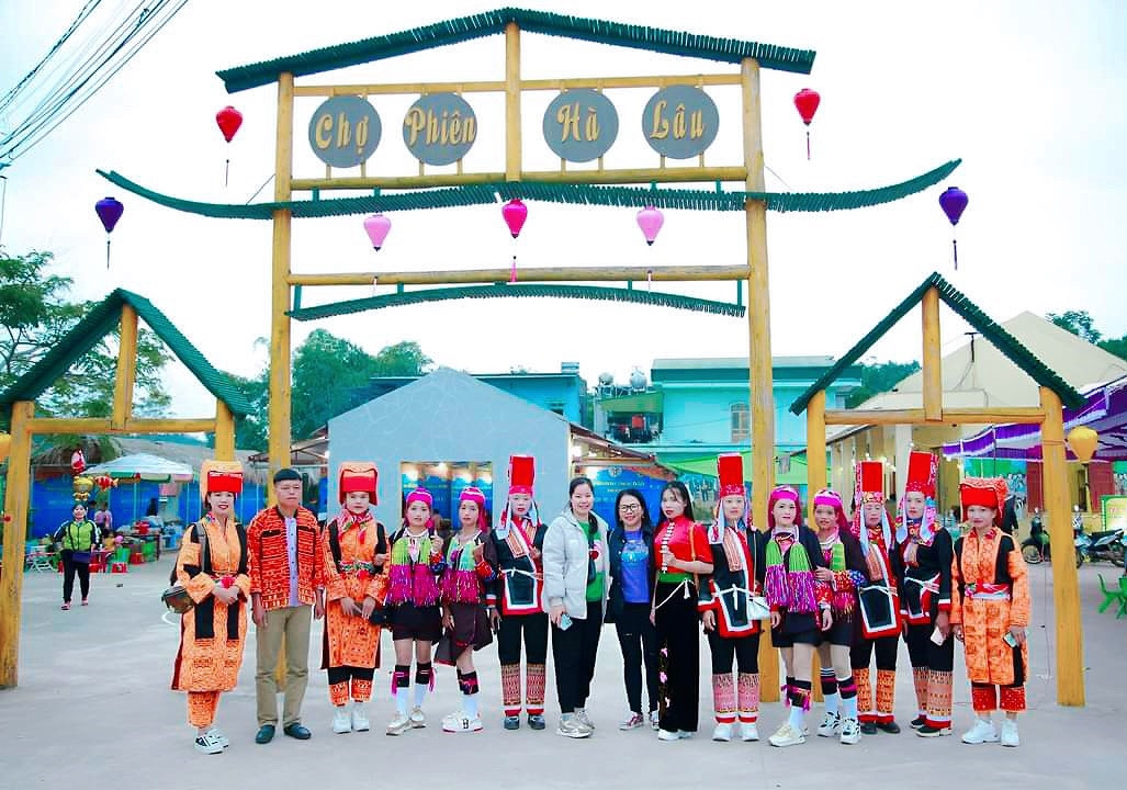 Chợ phiên văn hóa Hà Lâu dần trở thành sản phẩm điểm hẹn văn hóa của đồng bào các dân tộc thiểu số tại địa phương